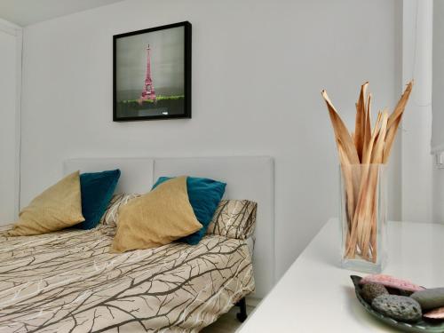 Apartment with Balcony image 7