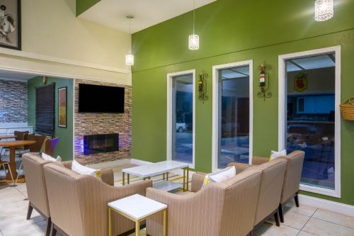 Super 8 By Wyndham El Dorado in El Dorado