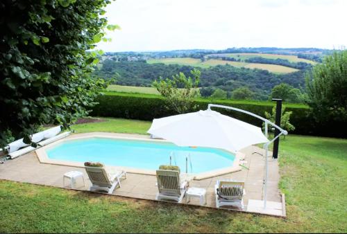 . Villa de 6 chambres avec piscine privee jardin clos et wifi a Mur de Barrez