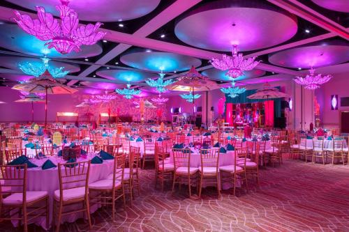 บริการและสิ่งอำนวยความสะดวก, โฮเทลโรเบิร์ตทรีต (Robert Treat Hotel) in นวร์ก (NJ)