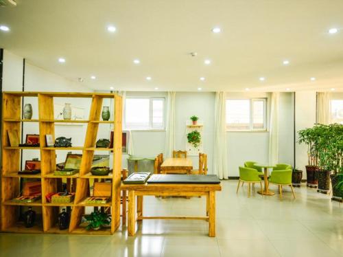 7 Days Premium Baoding Yi County Shengyuan Shopping Center in Yixian