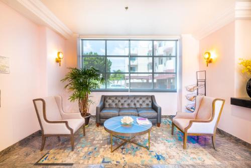 Facilities, Days Inn by Wyndham Santa Monica in Santa Monica