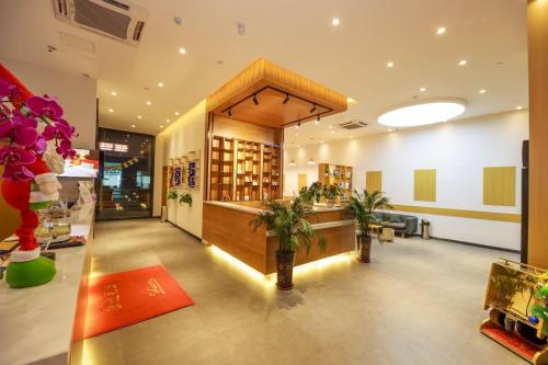 7Days Premium Chengdu East Railway Station Subway Station Branch – Chengdu, IL