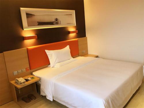 7Days Premium Chengdu East Railway Station Subway Station Branch – Chengdu, IL