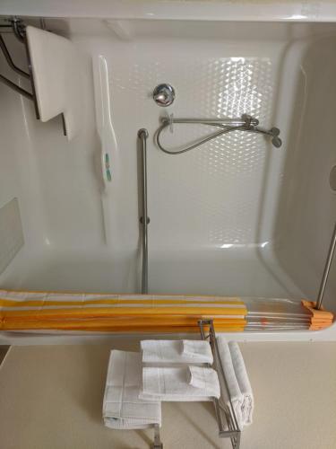 Rincon Inn and Suites – Rincon, GA