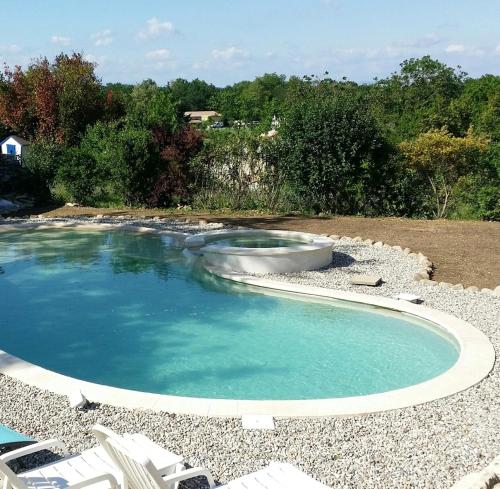 . Appartement de 2 chambres a Grospierres avec magnifique vue sur la montagne piscine partagee jardin clos