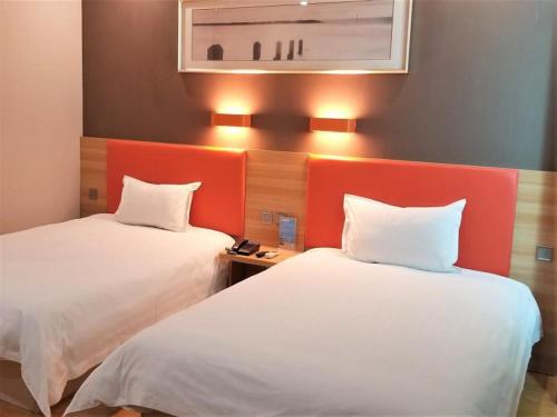 2 twin beds