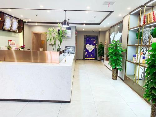 7 Days Premium Hotel Changsha Yuelu Mountain Hunan University in Yuelu