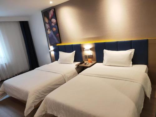 2 twin beds