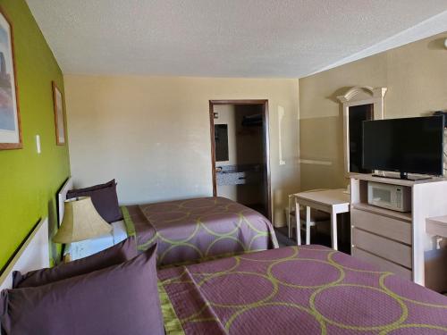 2 queen beds