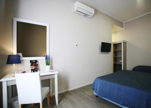 Hotel Magenta - image 6