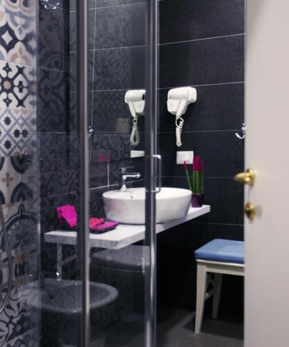 Hotel Magenta - image 7
