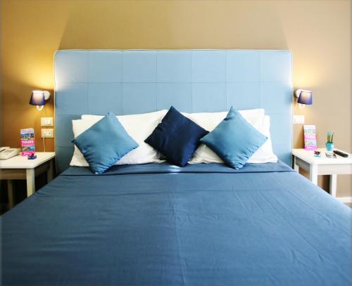 Hotel Magenta - image 13