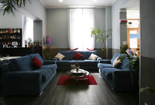 Hotel Magenta - main image