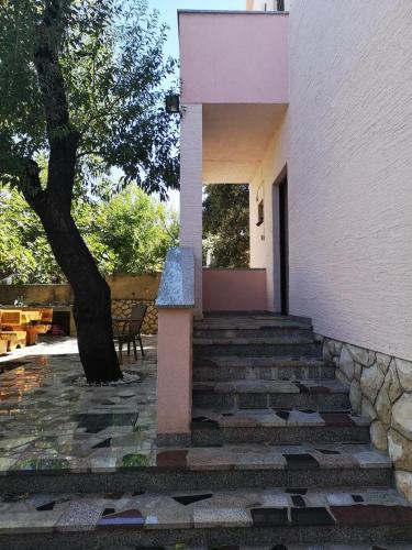 Apartments by the sea Mandre Pag - 18239 