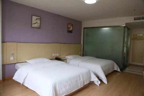 7 Days Inn Huaihua Mayang Binhe Road in Mayang Miao