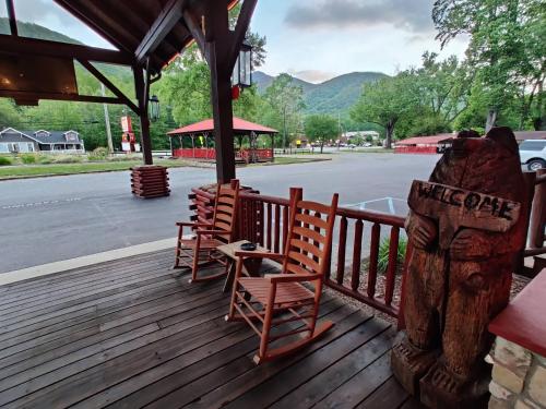 Smoky Falls Lodge 5