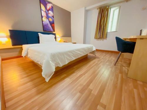 7Days Inn Shenzhen Guomao Metro Station – Shenzhen, IA