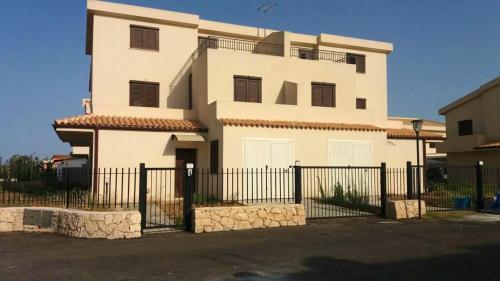 4 bedrooms house with private pool and furnished terrace at Siracusa 2 km away from the beach gîte à louer Ciane