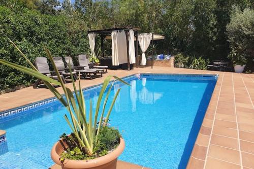  7 bedrooms villa with private pool jacuzzi and enclosed garden at Olivella in Olivella