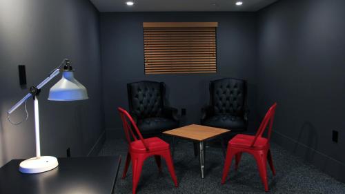 Hotel Gaythering - Gay Hotel - All Adults Welcome