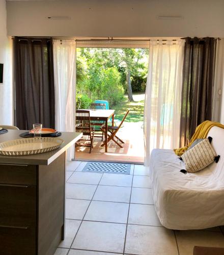 Super Appartement Cap d Agde avec Jardin et Piscine à 2 pas de la mer