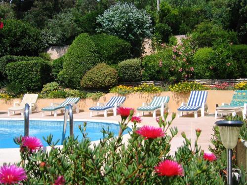 Villa de 5 chambres avec vue sur la mer piscine privee et jardin clos a Les Issambres a 1 km de la plage