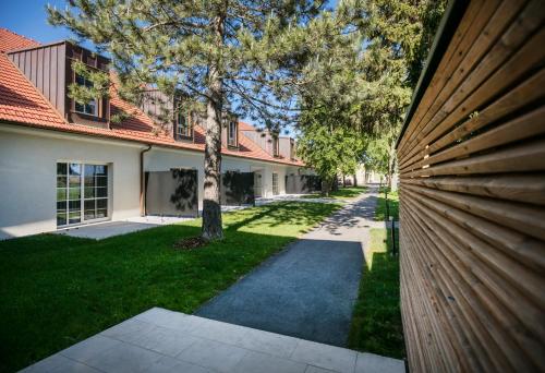 Vista exterior, Hotel Spitzerberg by b-smart in Baden