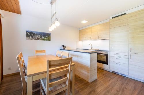 LAAX Homes - Val Signina 4-8 - Apartment - Laax