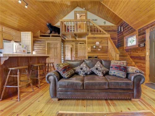 Eastwood 4 Bedrooms Hot Tub Pets Mountain View Pool Access Sleeps 10 - image 2
