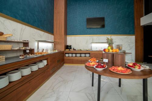 Hotel Wow - Tap to explore photos