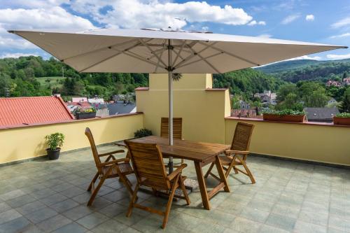 Erkély/terasz, Penzion Ruze in Malá Veleň