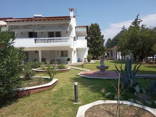  Seaside apartment with sea view in Nea Iraklia