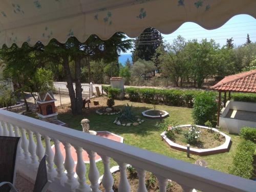  Seaside apartment with sea view in Nea Iraklia