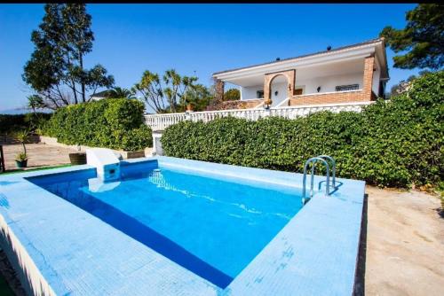 4 bedrooms villa with private pool enclosed garden and wifi at Tortosa