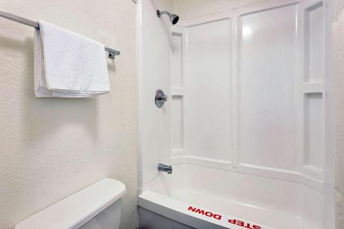 Travelodge by Wyndham College Park in Atlanta, USA