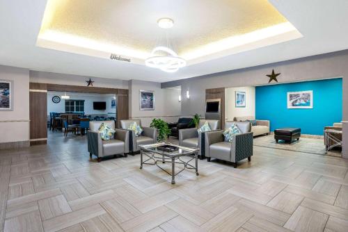 Lobby, La Quinta Inn & Suites by Wyndham Conroe in Conroe (TX)