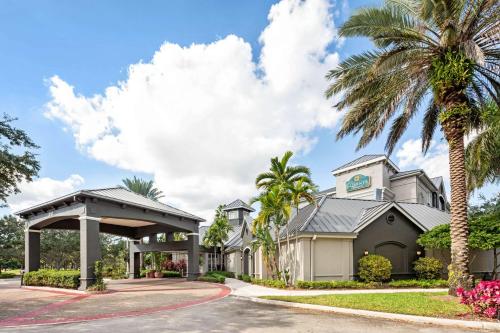 設施, 勞德代爾堡普蘭特溫德姆拉昆塔套房酒店 (La Quinta Inn & Suites by Wyndham Ft. Lauderdale Plantation) in 羅德岱堡 (FL)