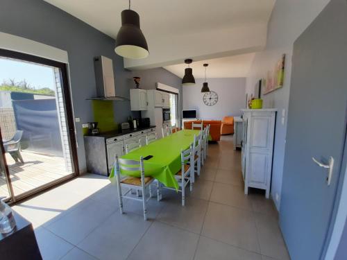 廚房, CLOS DE L'OCEAN 2 - maison 3 chambres à 300 m de la plage (CLOS DE L'OCEAN 2 - maison 3 chambres a 300 m de la plage) in 聖熱昂德蒙特