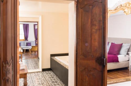 Wonderlandscape Guest House - image 5