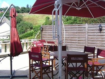 Erkély/terasz, Logis Hotel Restaurant Du Commerce in Falaise
