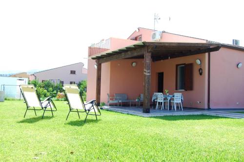  House with 3 bedrooms in Gorgo Lungo Lascari with wonderful mountain view enclosed garden and WiFi 200 m from the beach in Lascari