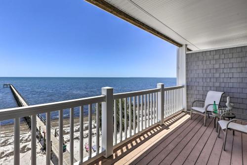 Spacious Condo with 2 Private Balconies and Gulf Views in Carrabelle