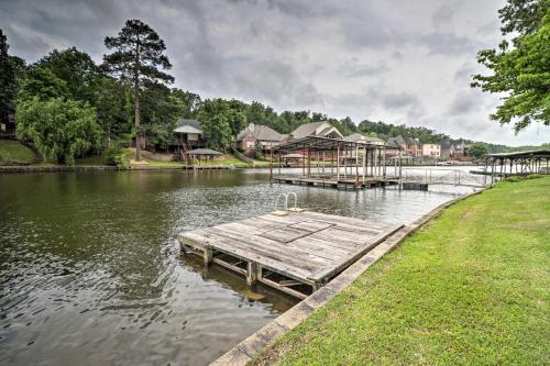 Waterfront Getaway with Dock 7Mi to Hot Springs NP! - image 6