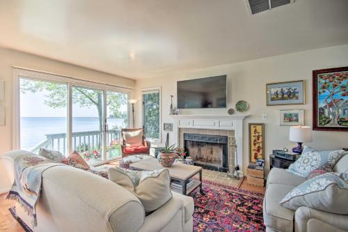 Luxe Chesapeake Bay Getaway Less Than 20 Mi to Annapolis! in Shady Side, USA