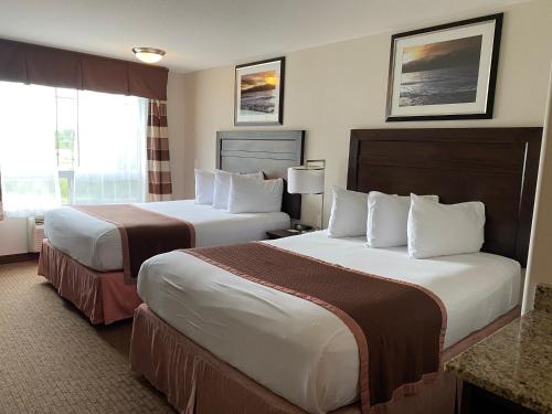 Queen Room with Two Queen Beds - Non-Smoking