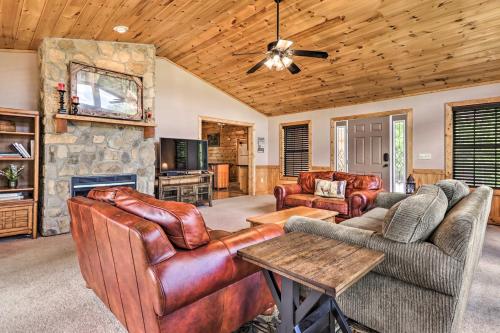 Log Cabin with Deck and Hot Tub 5 Mi to Dollywood! in Pigeon Forge, USA