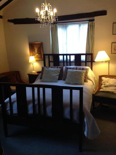 White House Farm - image 4