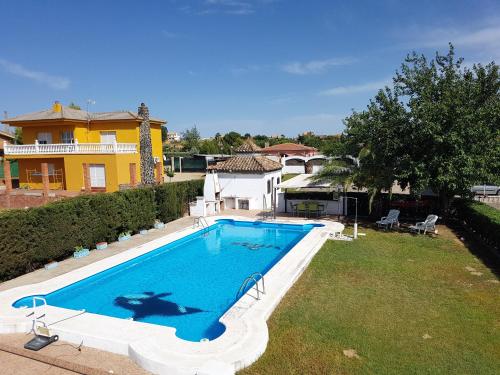 . 3 bedrooms villa with private pool enclosed garden and wifi at Linares