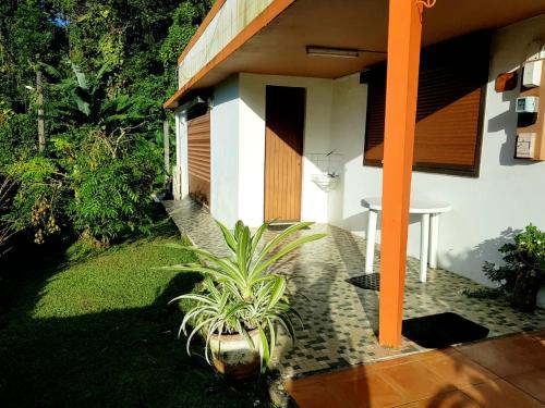 Maison d'une chambre avec jardin amenage a Le Lorrain - Location saisonnière - Le Lorrain